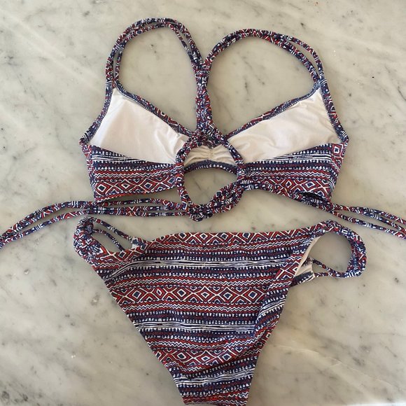 Volcom Bikini TOP AND BOTTOMS - Picture 2 of 5